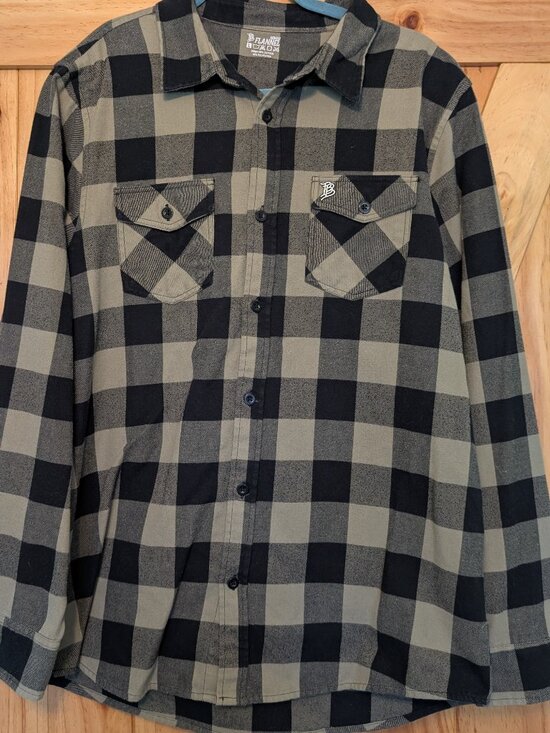 Independent Trading Company Other - Independent Trading Company Black Plaid Flannel Shirt Size L